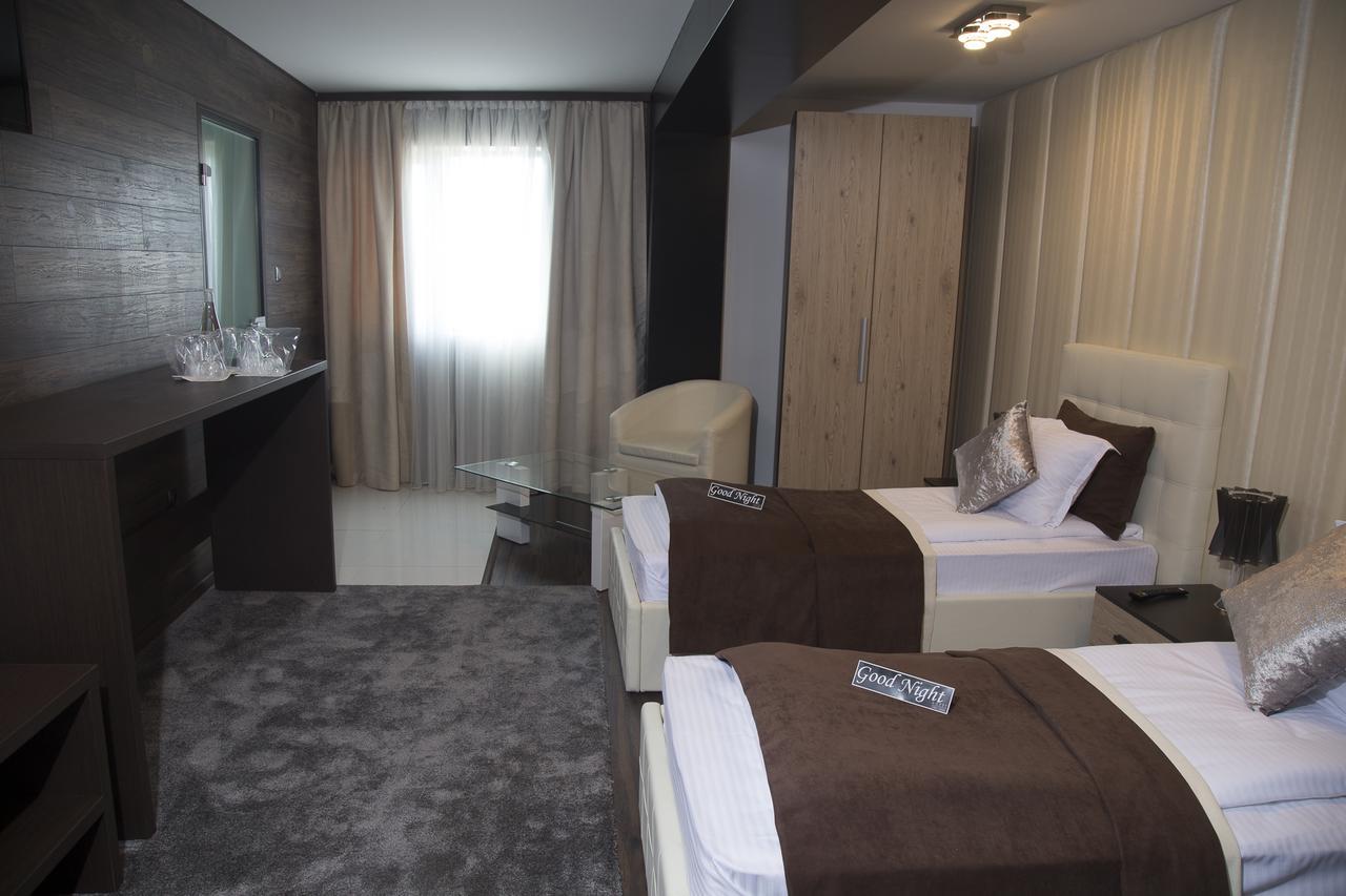 Acktion Deluxe Hotel Shumen Exterior photo