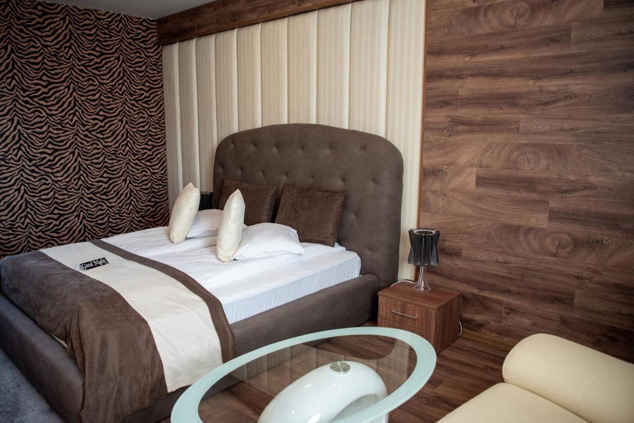 Acktion Deluxe Hotel Shumen Exterior photo